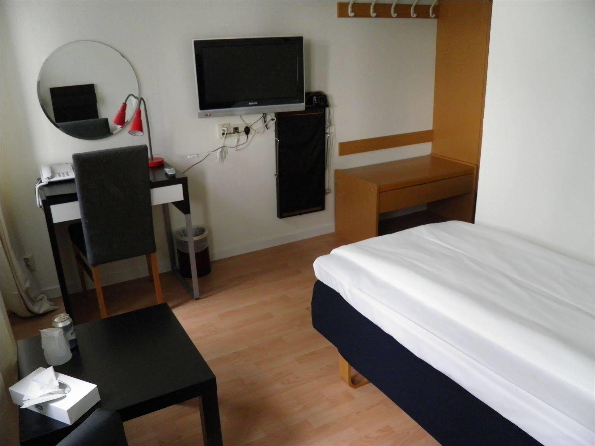 Euroway Hotel Gotenburg Buitenkant foto